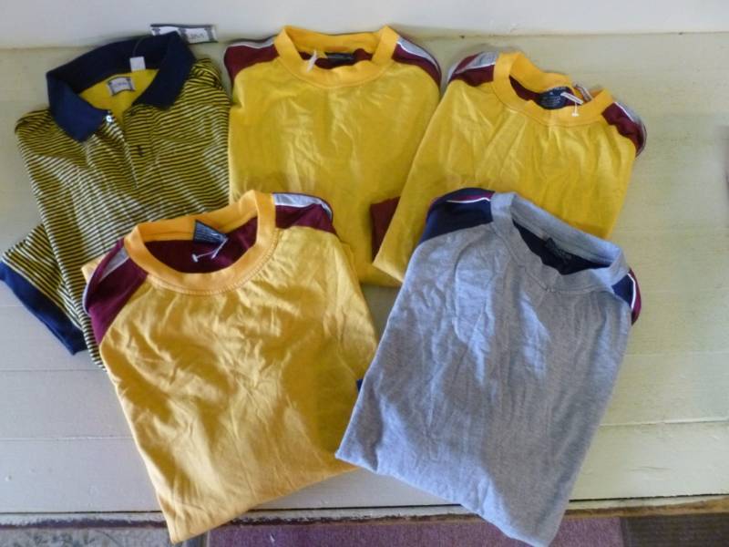 lot 320 image: New Clothes