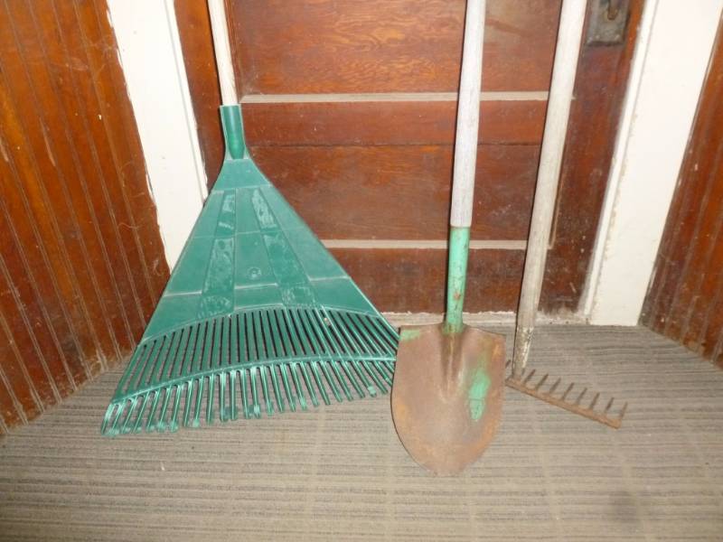 lot 322 image: Lawn And Garden Items