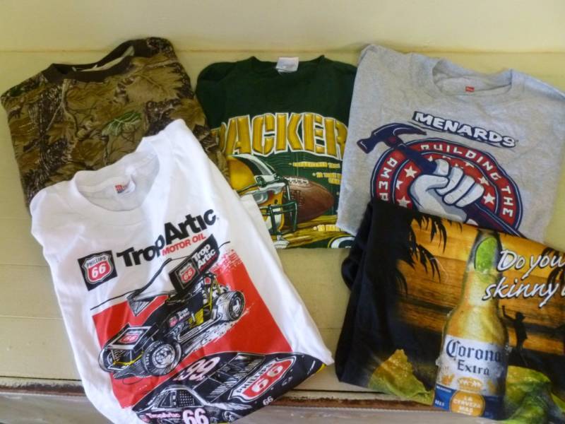 lot 327 image: New Clothes