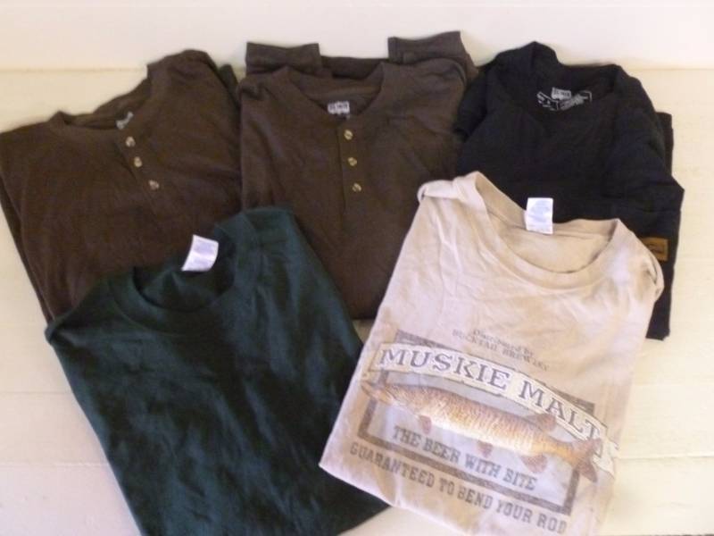 lot 328 image: New Clothes