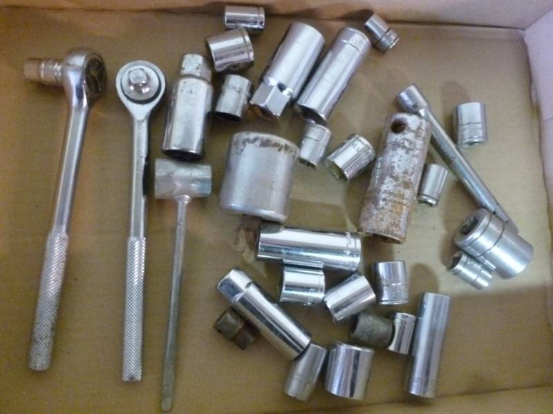 lot 334 image: Tools
