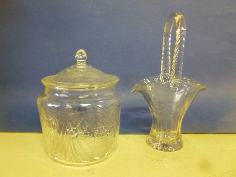 lot 346 image: Glass Basket