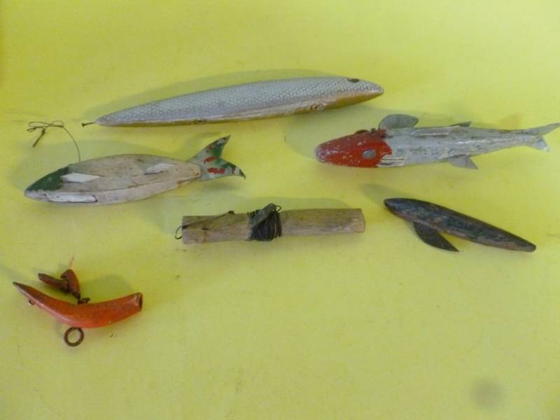 lot 356 image: Vintage Spearing Decoy