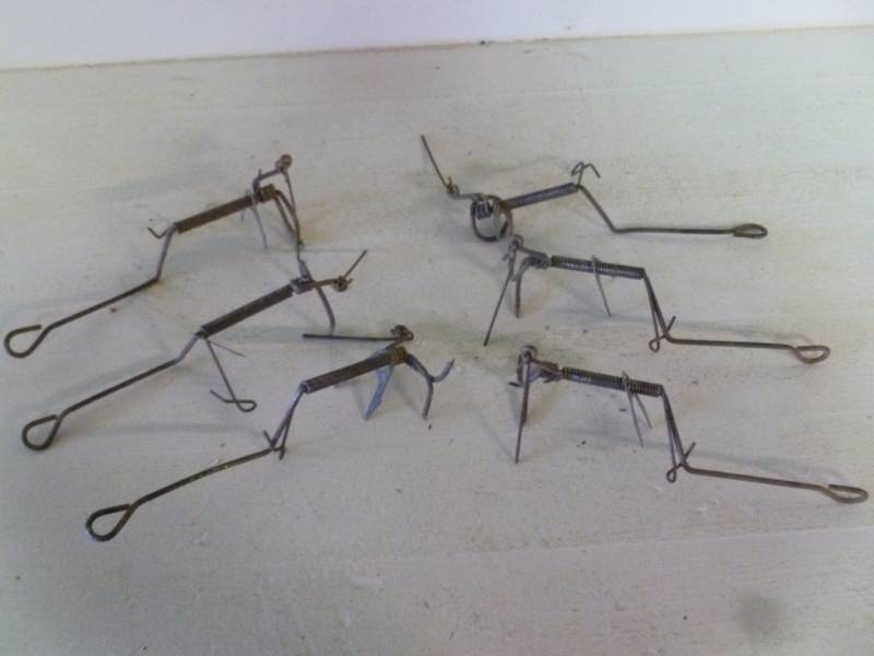 lot 391 image: Traps