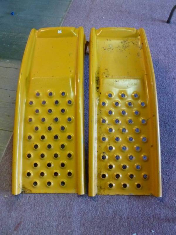 lot 454 image: Car Ramps
