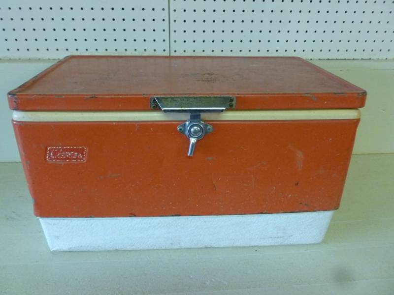 lot 456 image: Vintage Cooler