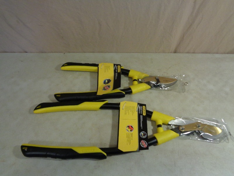 lot 28 image: New Stanley Loppers