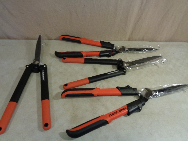 lot 38 image: 4 New Black and Decker Garden Tools