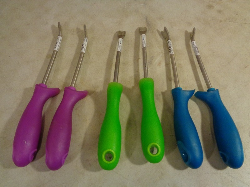 lot 49 image: 6 New Bloom Weeders