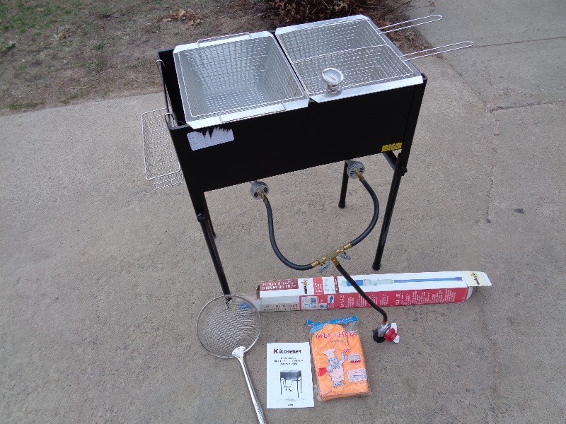 lot 12 image: Triple Basket Propane Deep Frying Table