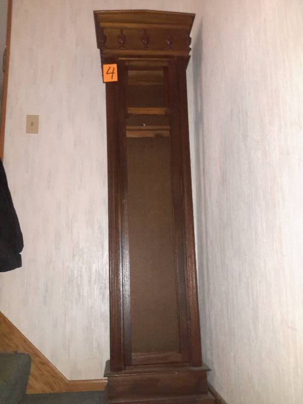 lot 4 image: Grandfather Clock Case.. No glass or works