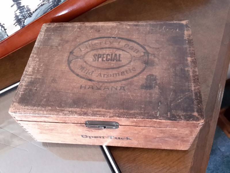 lot 23A image: Large Asian Fan, 24in across.. Old HAVANA Cigar box (no bottom).  3 picture frames