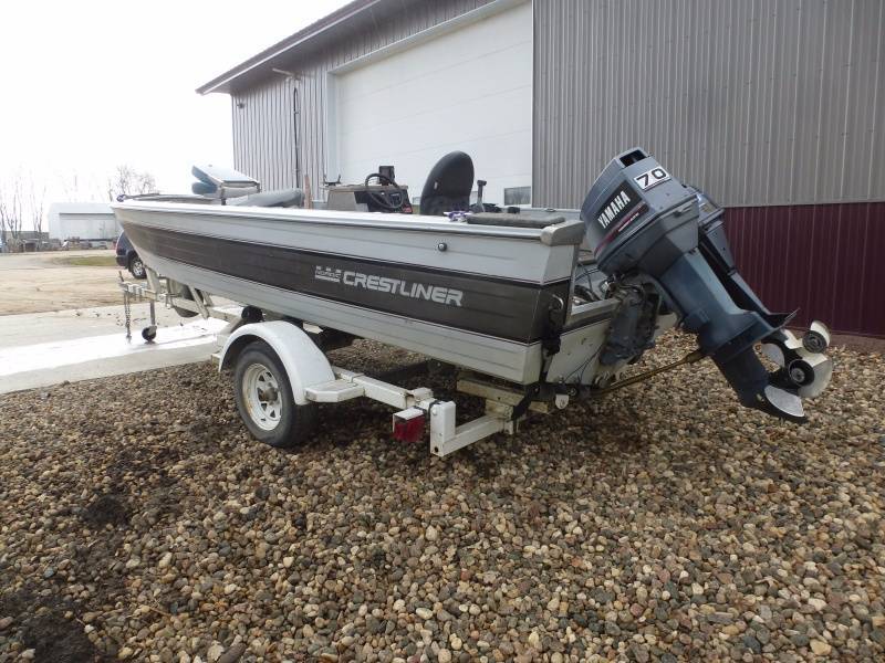 1986 Crestliner 17 Ft Aluminum Boat