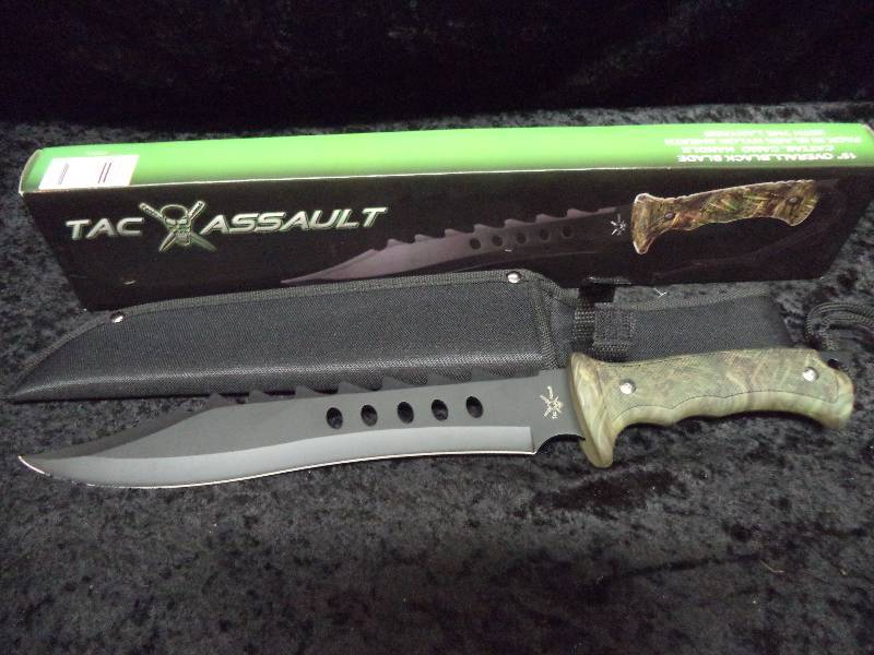 lot 96 image: Collectible Knife - CamoBlack