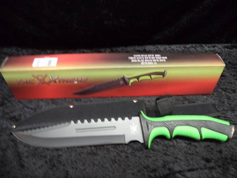 lot 98 image: Collectible Knife - GreenBlack Handle