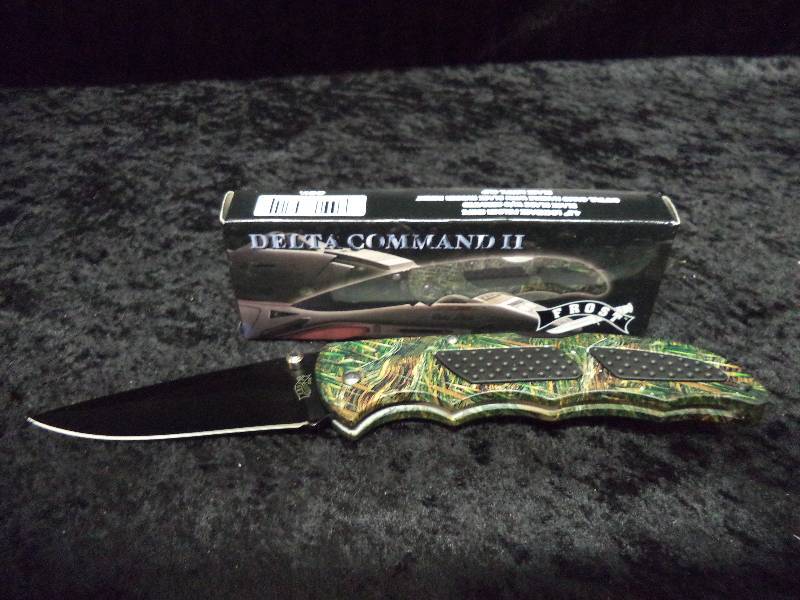 lot 101 image: Collectible Knife - Delta Command II