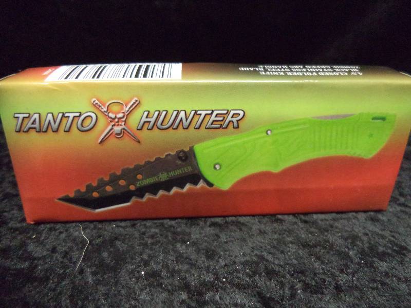 lot 102 image: Collectible Knife - Tanto Hunter