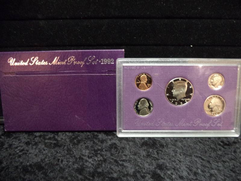 lot 10 image: United States Mint Proof Set - 1992