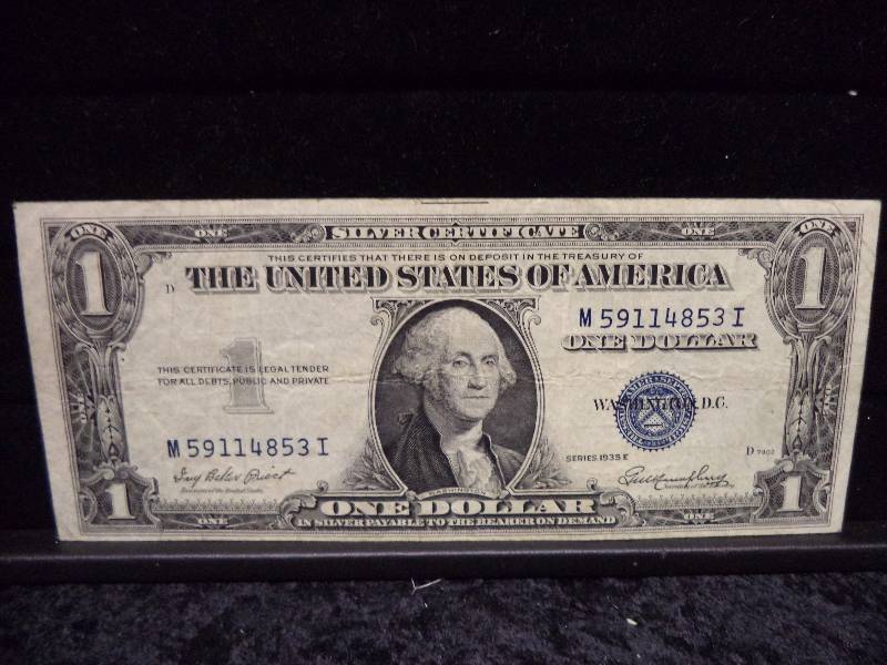 lot 17 image: US Silver Certificate - 1935 E
