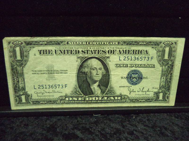 lot 19 image: US Silver Certificate - 1935 D