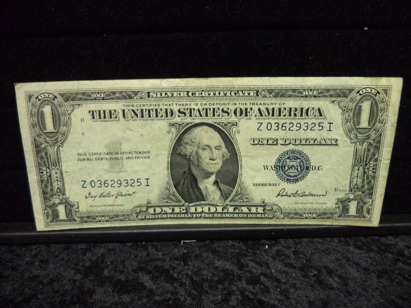 lot 22 image: US Silver Certificate - 1935 F