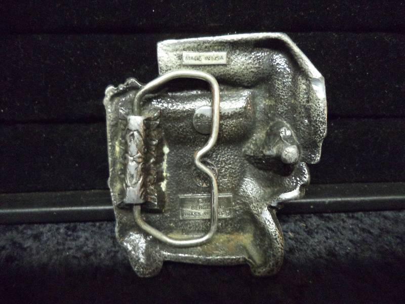 lot 53 image: Belt Buckle - Peterbuilt Semi