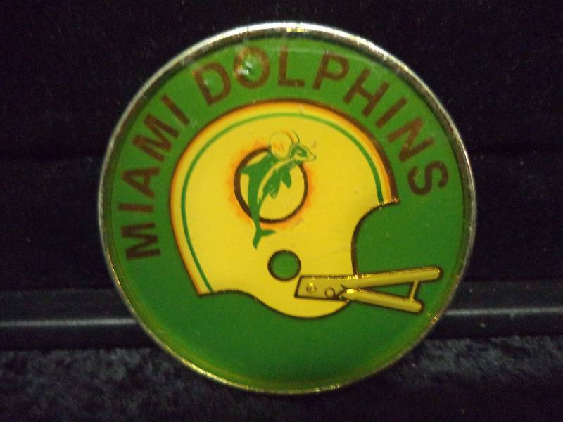 lot 62 image: Belt Buckle - Miami Dolphins