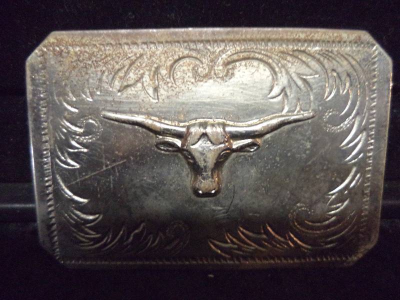lot 71 image: Belt Buckle - Silvertone wLonghorn