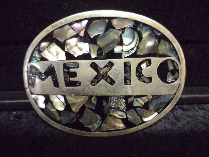 lot 75 image: Belt Buckle - Mexico, Oyster Shells