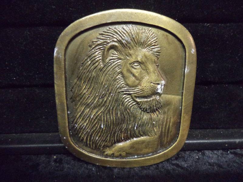 lot 79 image: Belt Buckle - Lion