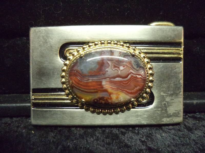 lot 89 image: Belt Buckle - Agate