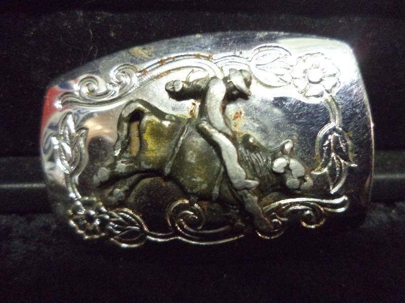 lot 90 image: Belt Buckle - Bull Rider