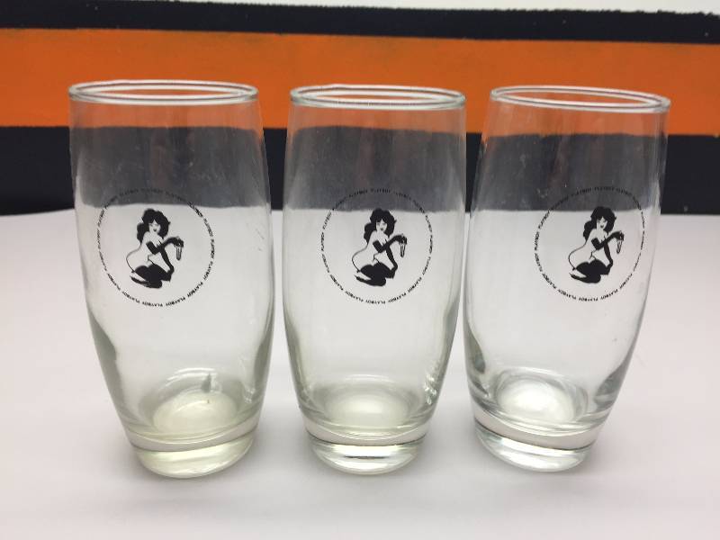 lot 8 image: PLAYBOY GLASSES