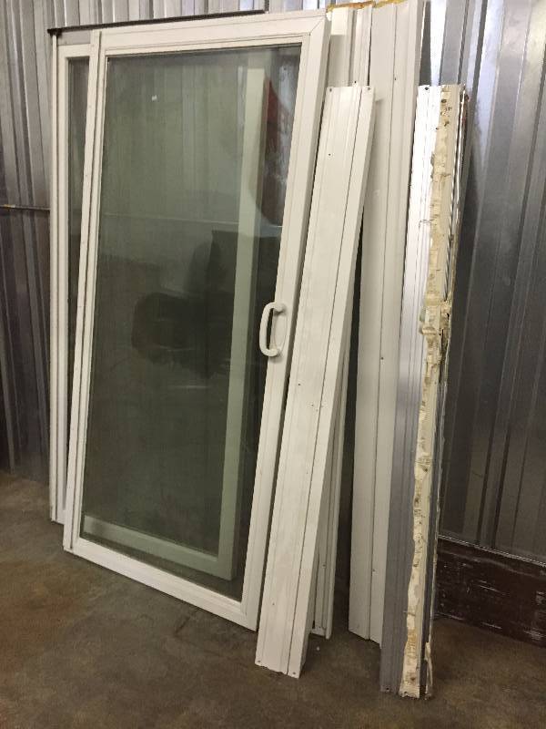lot 15 image: PATIO DOOR, USED