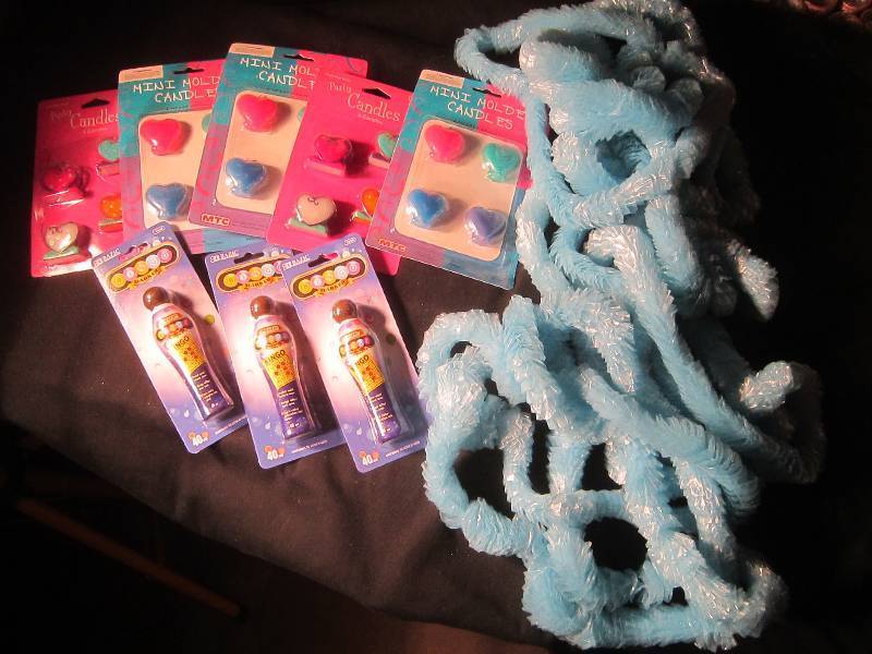 NEW LOT - 5 packs of 4 Mini Candles, 11 Floral Lays & 3 Bingo Markers