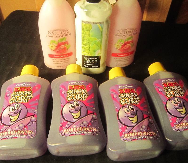 NEW LOT - 4 Bottles of Kids Bubble Bath, 2 Bottle of foaming Milk Bath & 1 Bottle of Body Lotion