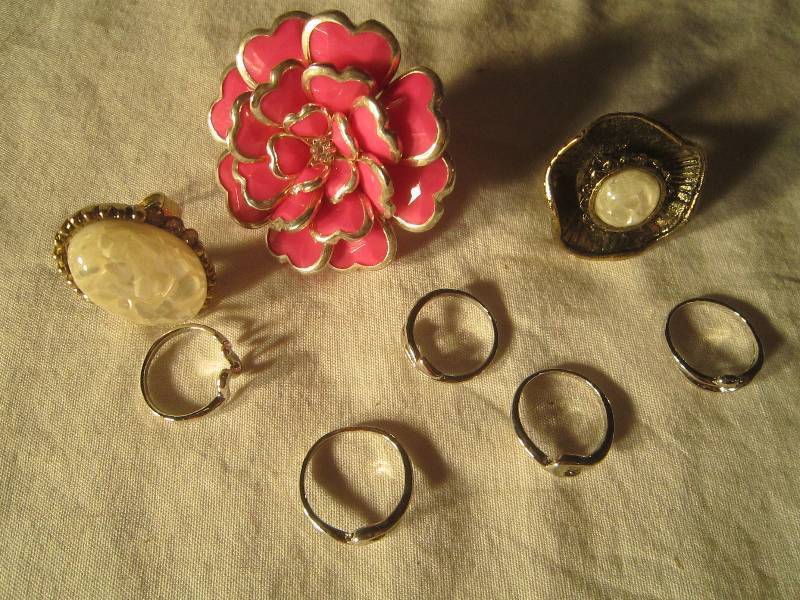 NEW LOT - Lot of 8 Rings
