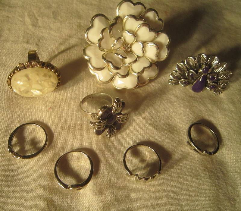 NEW LOT - Lot of 8 Rings
