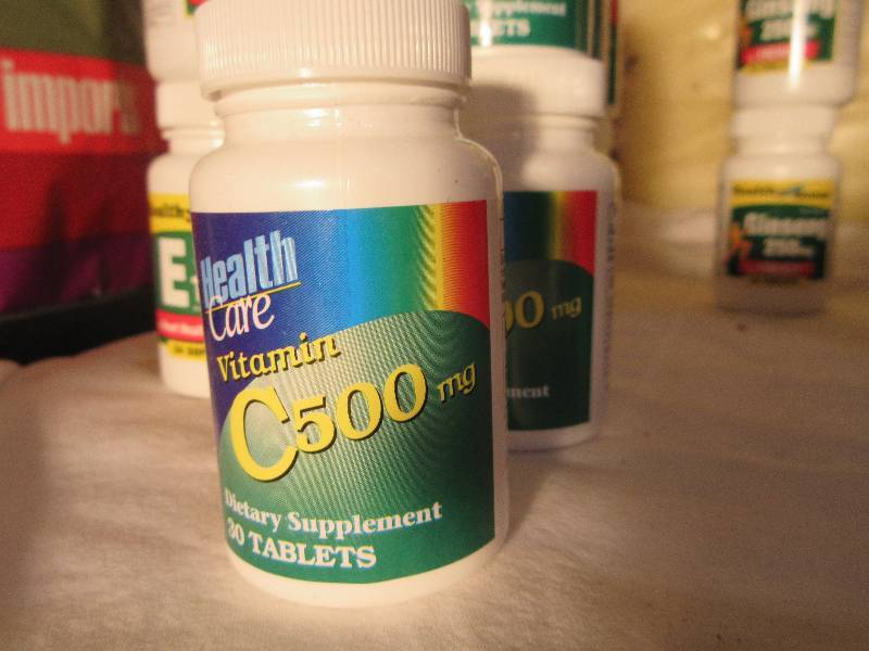 NEW - 18 Bottles Healthy Care Vitamins