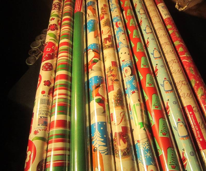 10 Rolls of Wrapping Paper