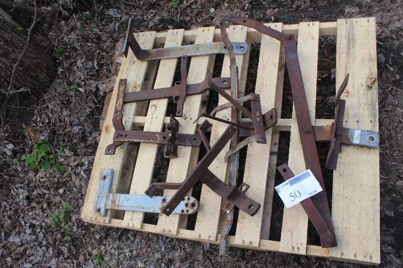 Pallet Lot of (6) Tow Hitches