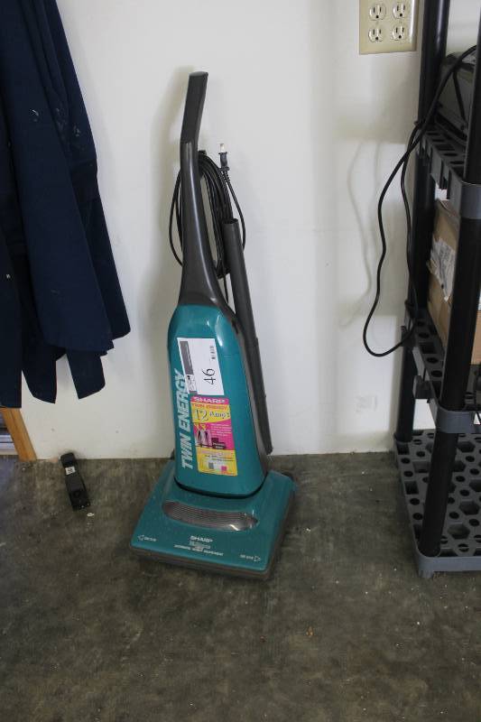 lot 46 image: Sharp 12A Vacuum