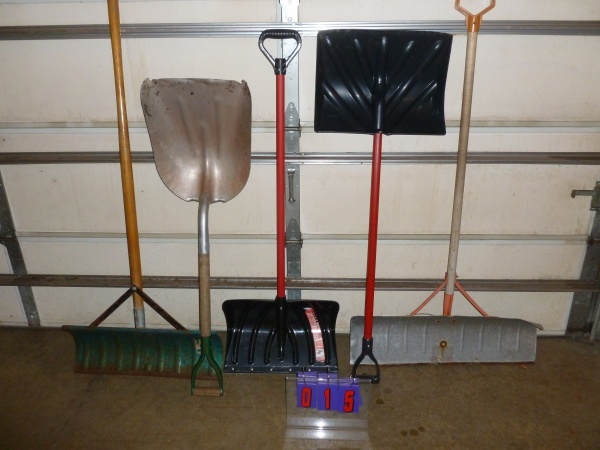 lot 15 image: SnS Auctions # 205 Still trying to get out of town sale