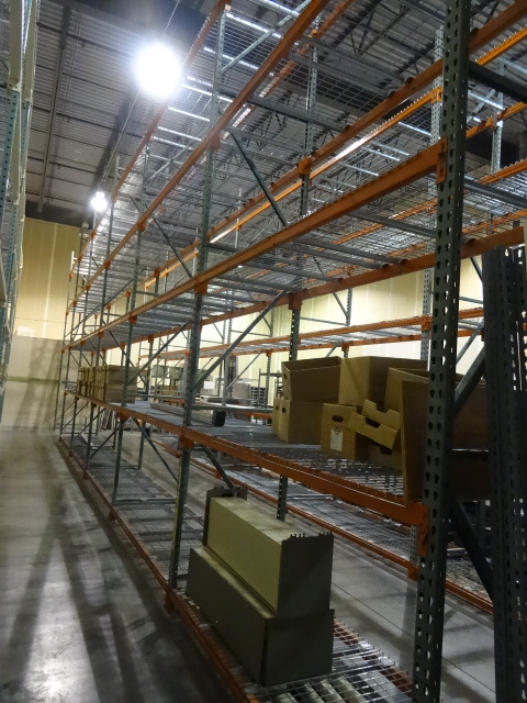 lot 5 image: Pallet racking