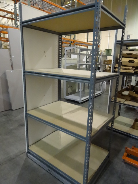 lot 11 image: Shelf unit