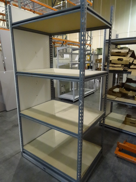 lot 13 image: Shelf unit