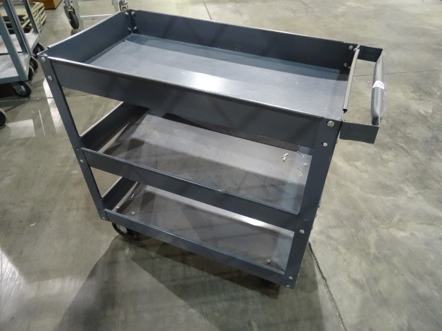 lot 39 image: Metal shop cart
