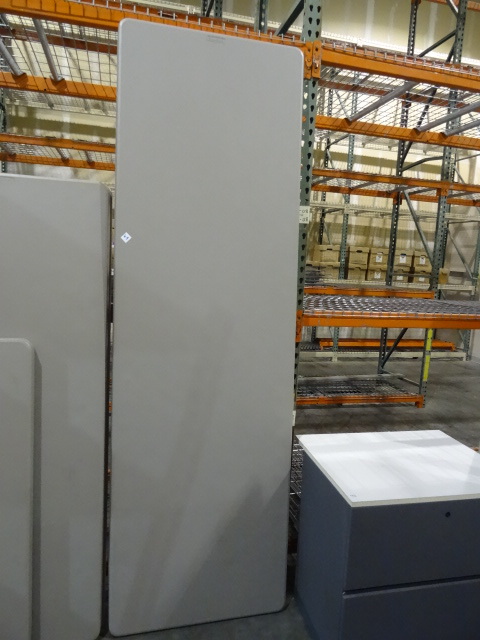 lot 49 image: Lifetime folding table. 30 x 96