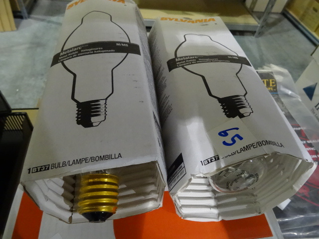 lot 65 image: 2 sylvania metal arc bulbs