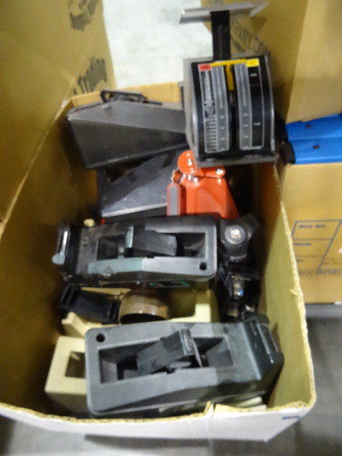lot 75 image: Misc tape dispensers